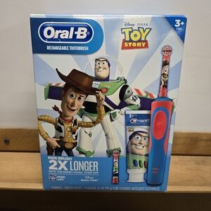 NOS Toy Story Oral-B Rechargeable Toothbrush 2 Brushheads & Toothpaste EXPIRED